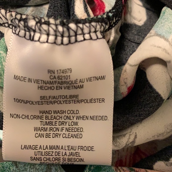 one piece romper. Perfect for summer! - Picture 5 of 5